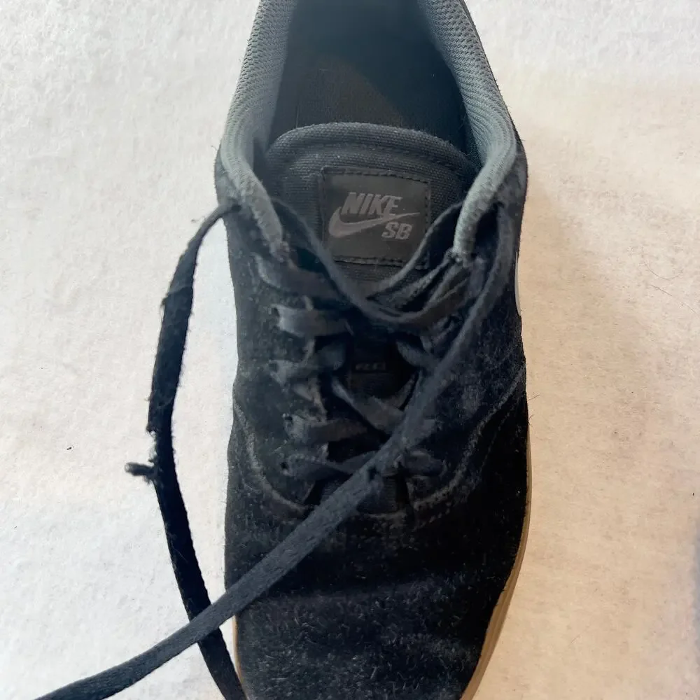 Sneakers Nike Men's 6 SB Check Solar Low Top 705265-003 Black w/ Gum Sole